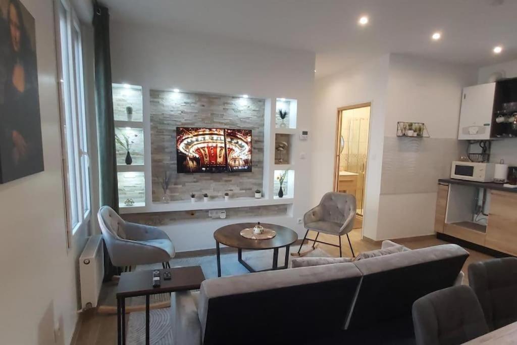 Les Suite Appartement A Chalon Sur Saone Esterno foto